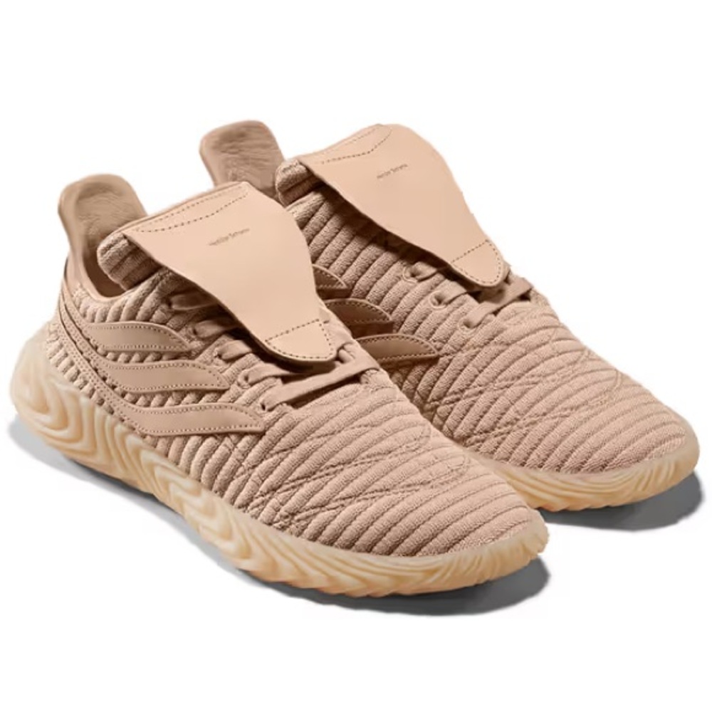 Hender scheme adidas sobakov
